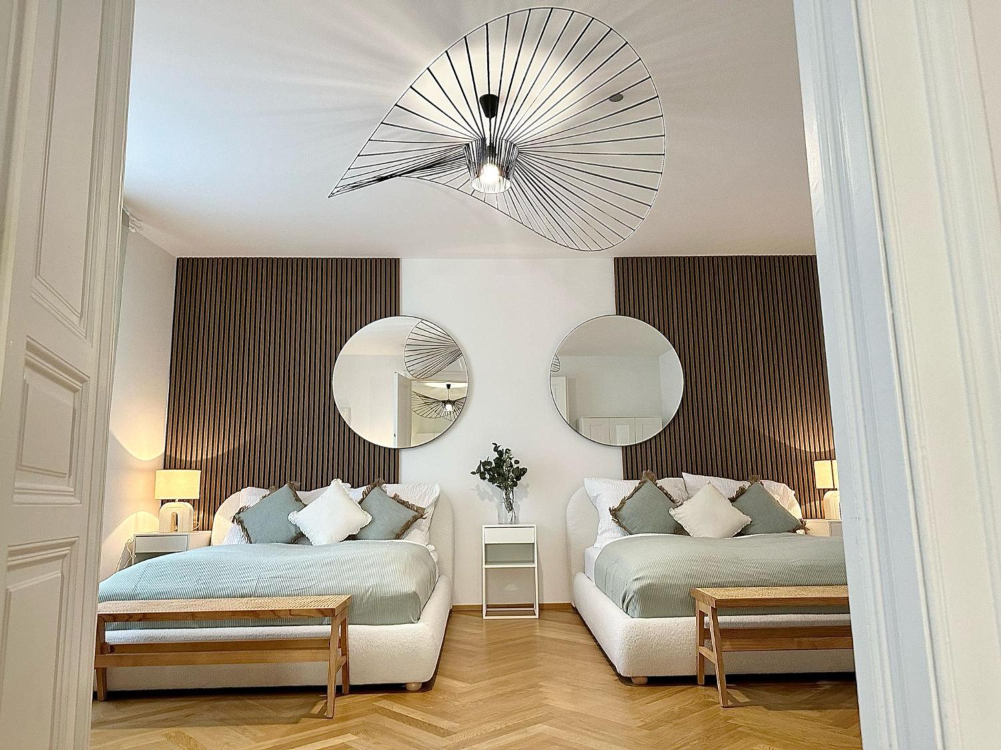 Designer Near Main Station Appartement
